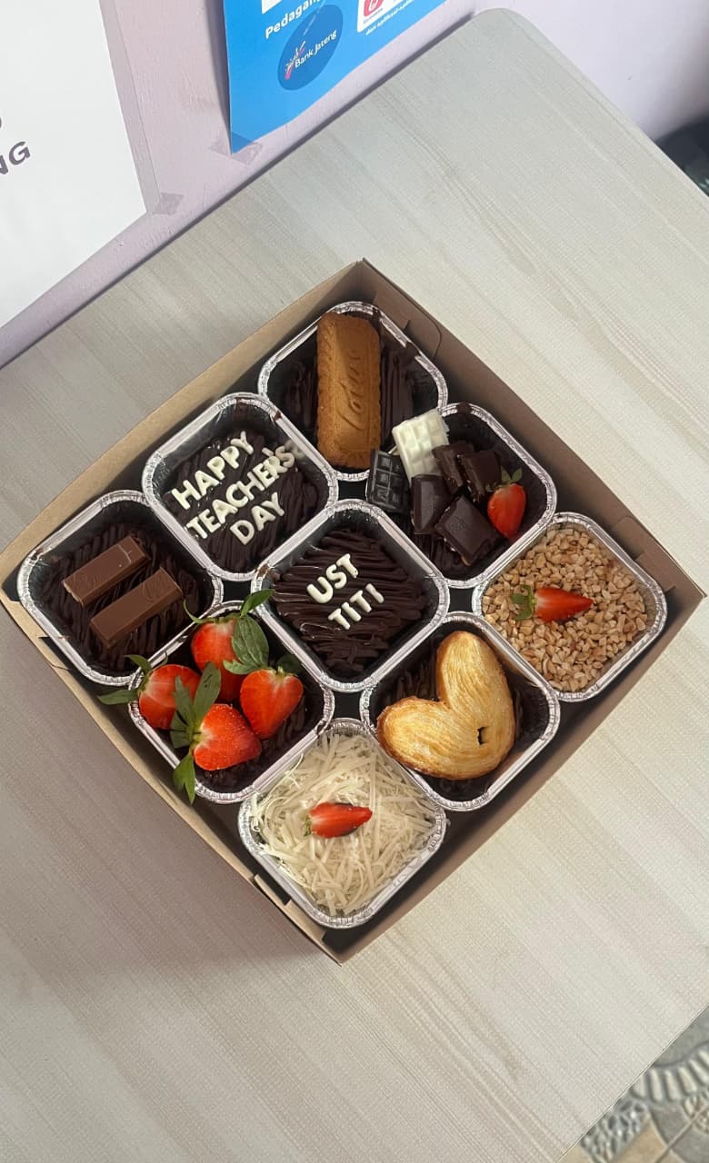 Hampers 9 Cup Brownies Season